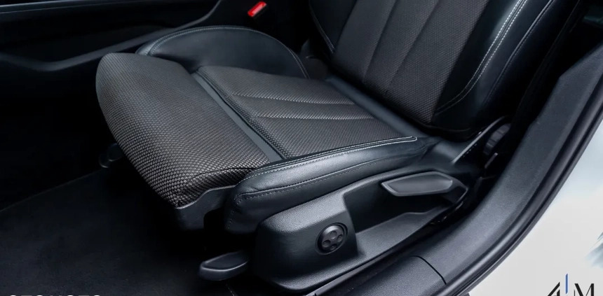 Audi A4 cena 149900 przebieg: 118800, rok produkcji 2019 z Łódź małe 596